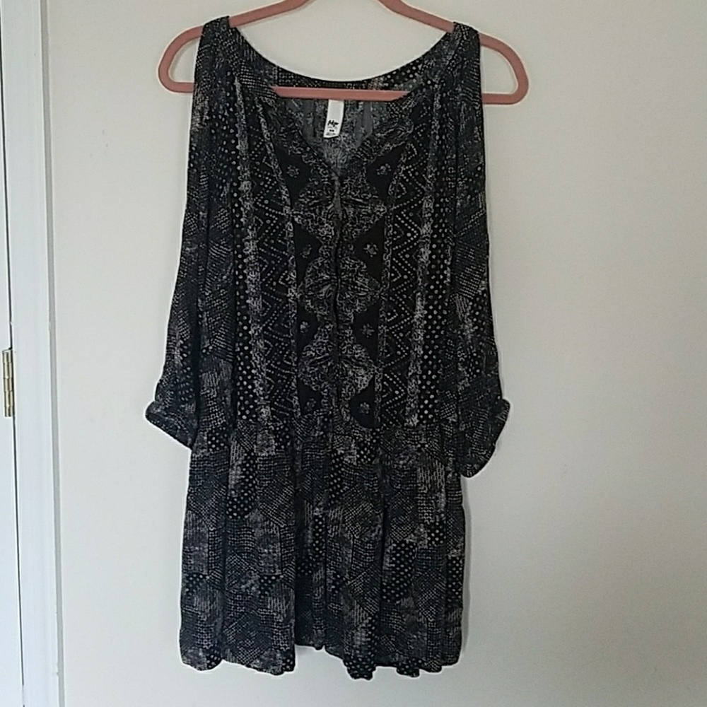 Tokyo Darling Cold Shoulder Tunic Size M